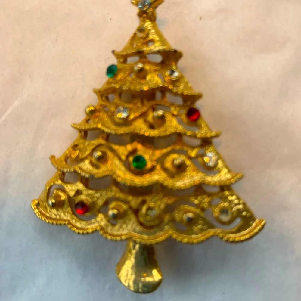 Lot of Vintage Christmas Brooches